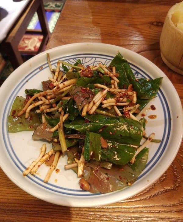 农村田间一杂草，药用价值比肩灵芝！庄嫁人却拿它喂猪！