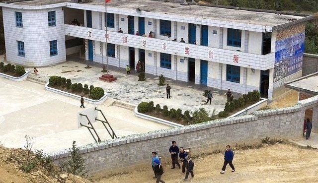 2岁父亡，9岁母嫁，直击：这个12岁农村男孩的独居生活