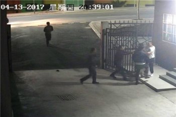沈阳警察洛阳狂殴“嫌疑人” 最后发现抓错人了