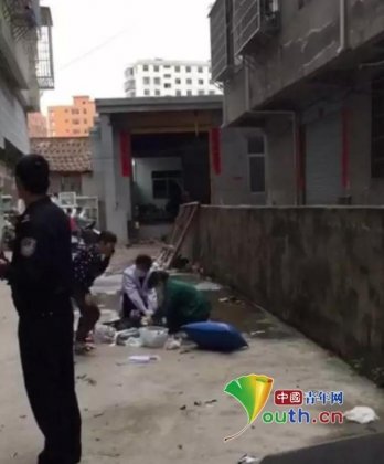 12岁女孩因成绩被责天台坠亡 家长嚎啕大哭直跺脚