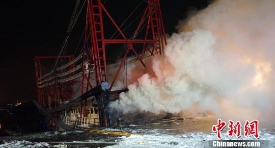 广西北海一渔船凌晨起火 南沙作业计划被搁置