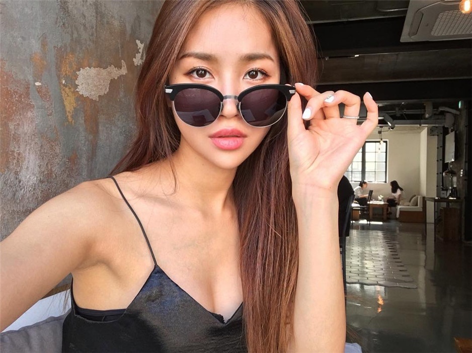 妻子的婚外遇 老婆趁郊游给我戴绿帽