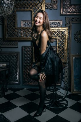 办公室恋情 他直接将我压在身下