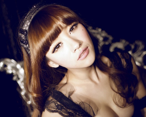 一等儿媳 公公长满双茧的手托起我娇小的身躯