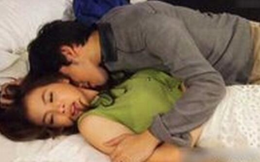 我被小叔夜夜承欢膝下 我越挣扎小叔子越疯狂