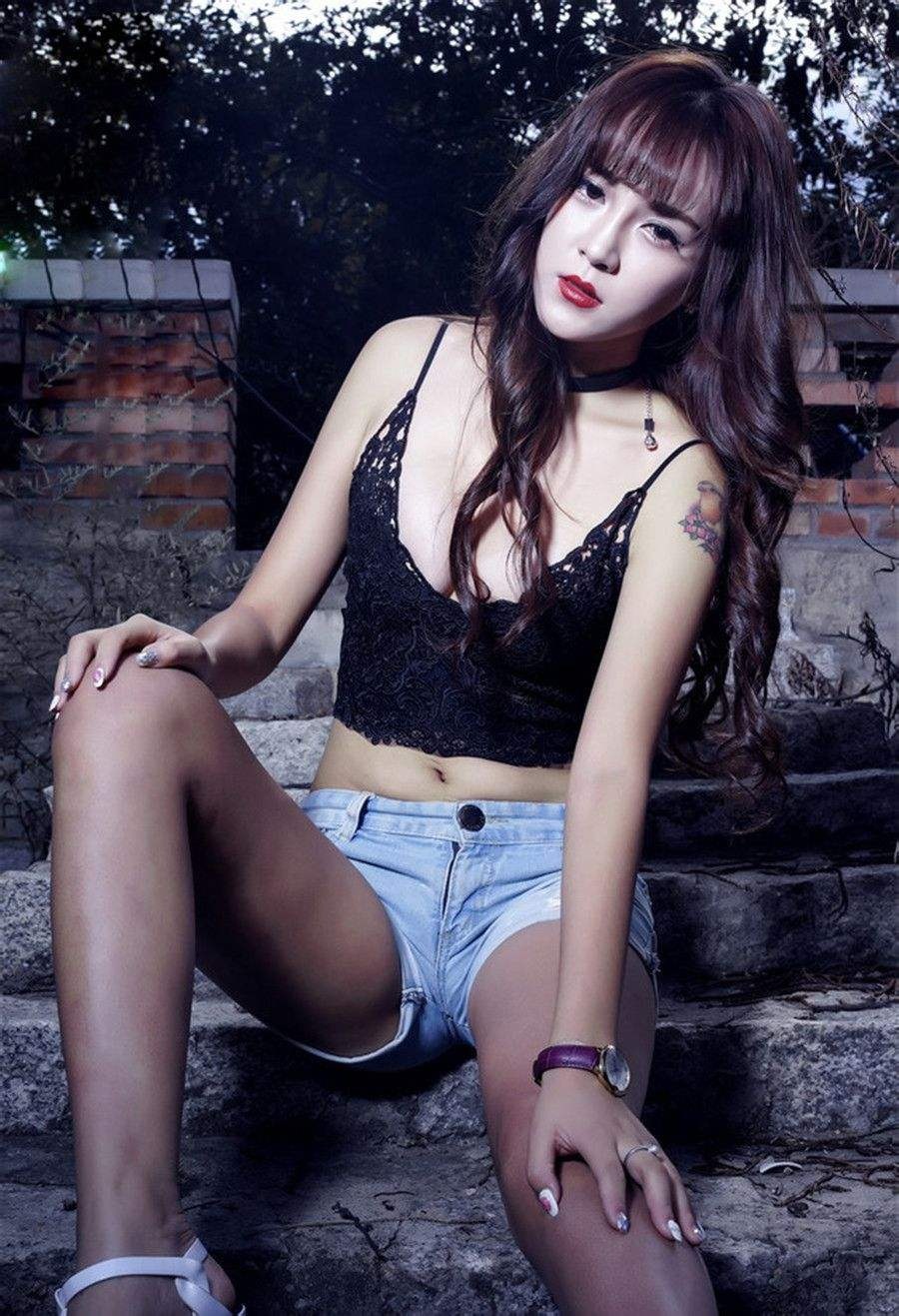 留守少妇 他掌心的温暖让我的心泛起酸酸柔柔的涟漪