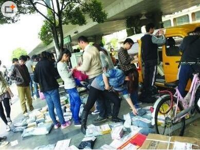 39岁快递员猝死大街 最后一句是“太累”