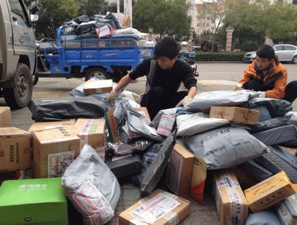 39岁快递员猝死大街 最后一句是“太累”