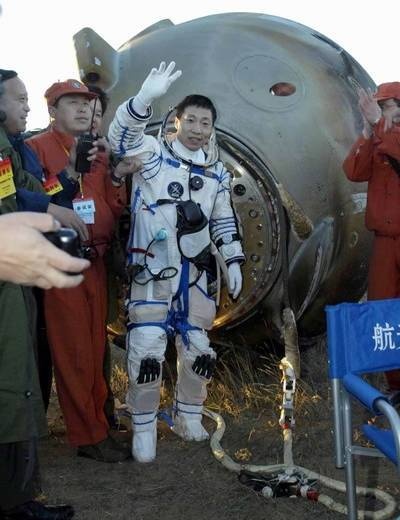 杨利伟太空遇诡异敲击声 飞天其实一点也不好玩