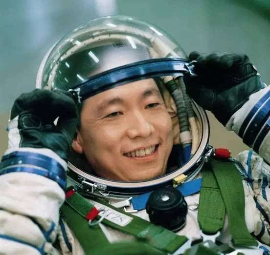 杨利伟太空遇诡异敲击声 飞天其实一点也不好玩