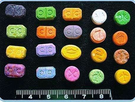 美女大学生堕落成毒贩 毒品有什么危害