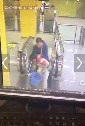 男子地铁站强吻保洁阿姨 涉事男子已被移交警方处理