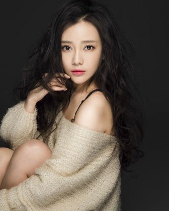 幼欲 那一晚我表现得十分的粗暴她一直在叫痛