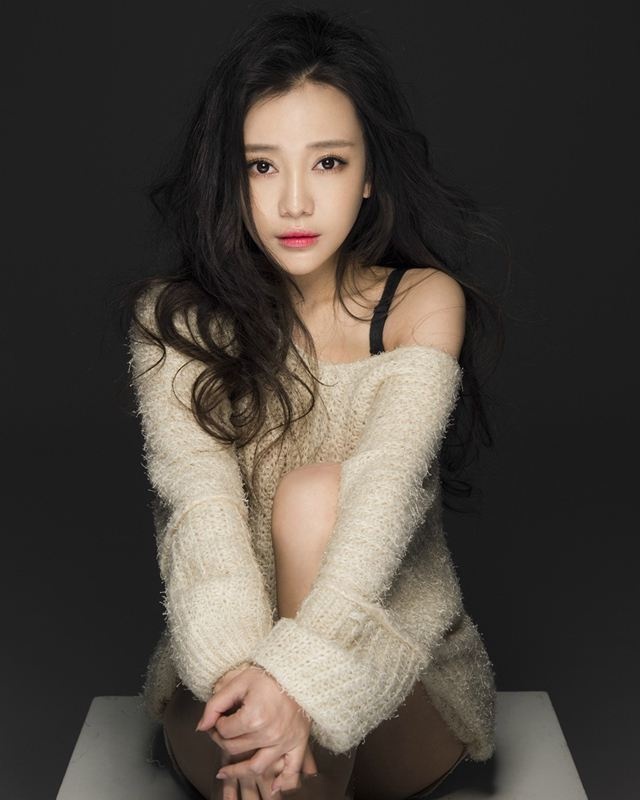 幼欲 那一晚我表现得十分的粗暴她一直在叫痛